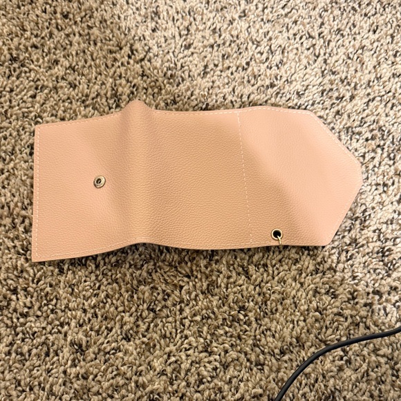 Elegant Pink Women's Wallet - Picture 3 of 5